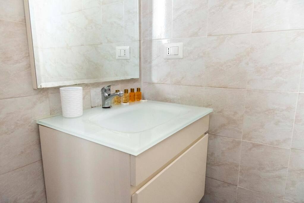 La Casa Di Marisela In Via Emanuele Filiberto Apartment โรม ภายนอก รูปภาพ